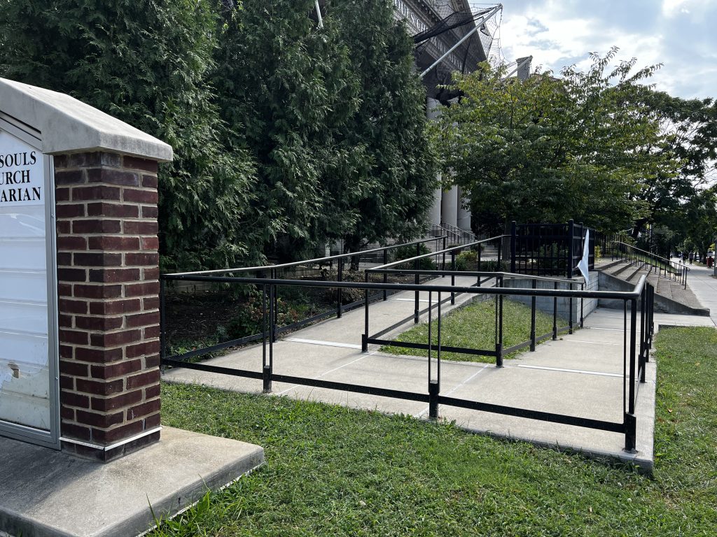 Picture of the access ramp at the corner of Harvard St and 16th St NW